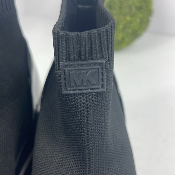 Michael Kors Skyler Bootie Stretch Knit Sz 9 NIB - Picture 10 of 12